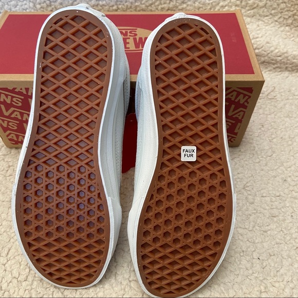 NWT Vans Old School Faux Shearling Lined Sneakers - Picture 8 of 10